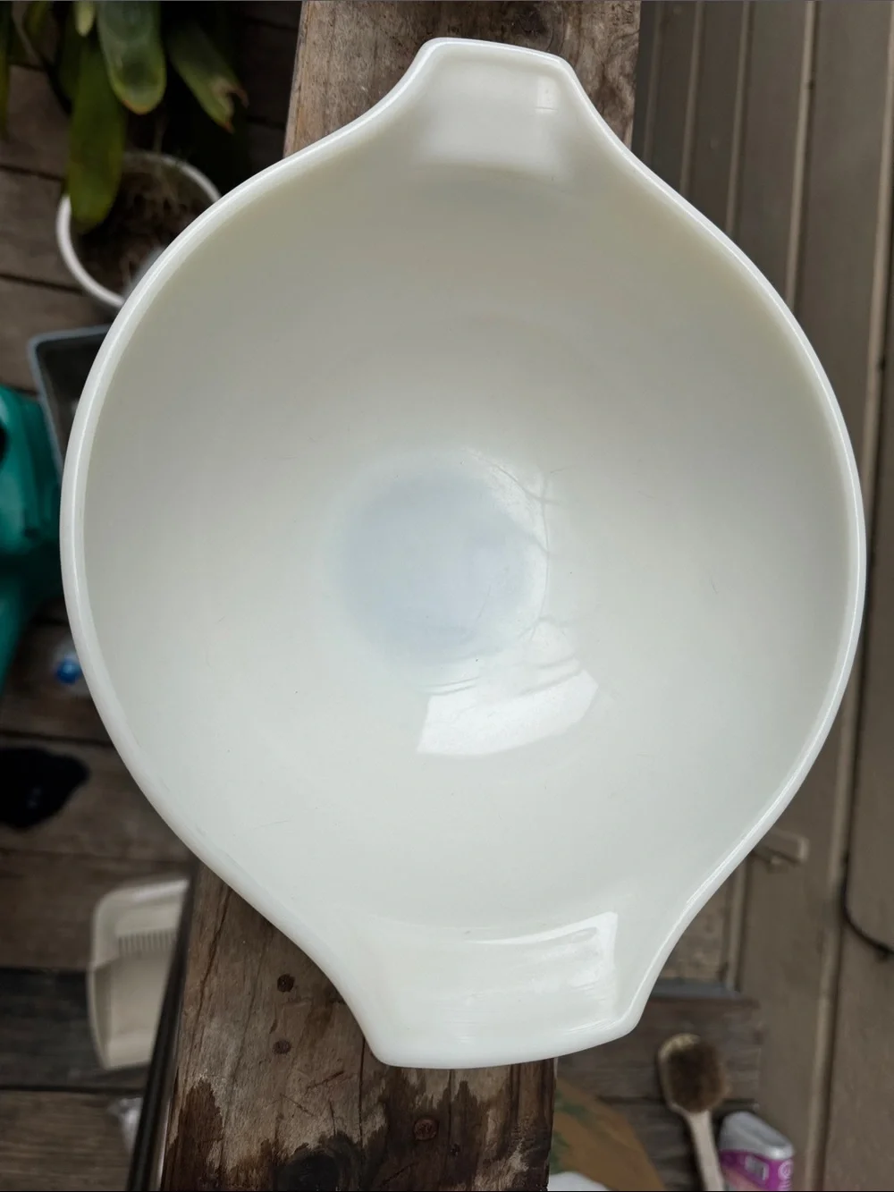 Pyrex Shenandoah Yellow Floral Mixing Bowl- 2.5l.  In terrific shape.